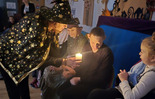  (photo)